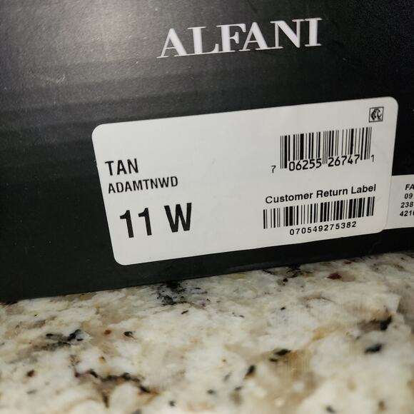 ALFANI NIB MENS SIZE 11 LEATHER PLAIN TOE LACED LEATHER SHOES